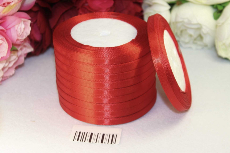Атласная лента красного цвета (6 мм)