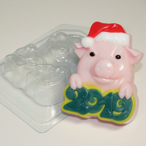 Свинка в новогодней шапке пластиковая форма